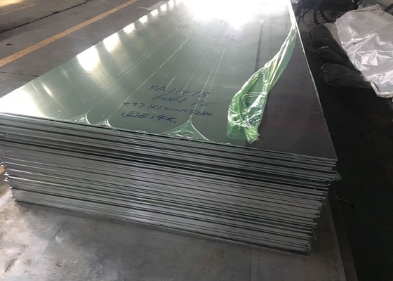 La Cina Un piatto di alluminio di 2024 6061 7075 7068 del laminatoio per lamiere aerei di alluminio di rivestimento fornitore